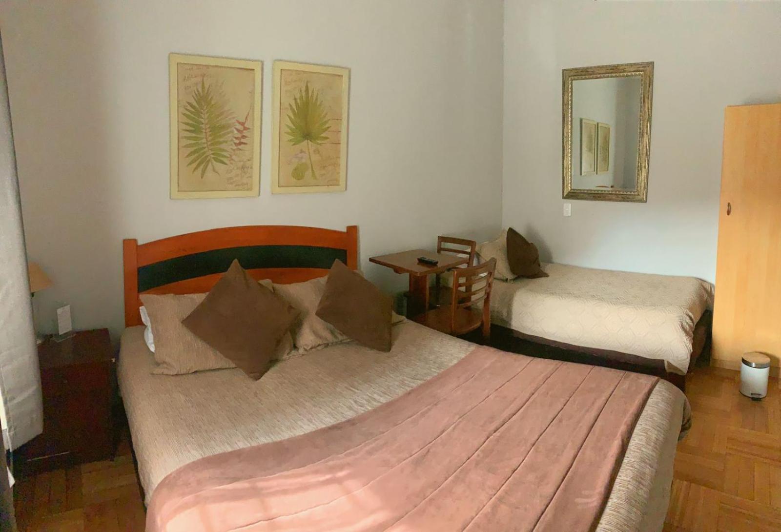 Hotel Universitario, Santiago